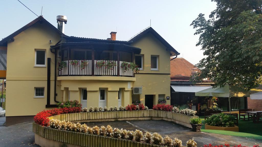 פוז'גה Guest House Grgin Dol מראה חיצוני תמונה
