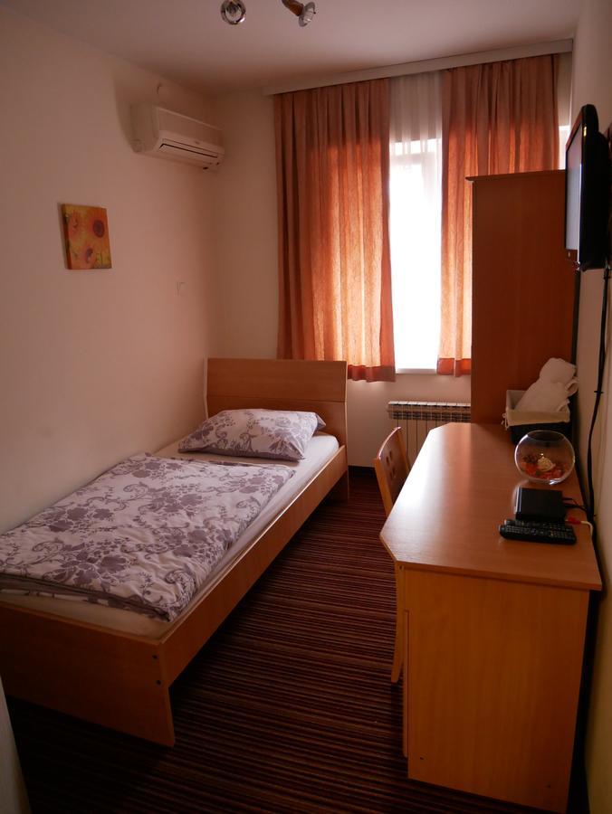 פוז'גה Guest House Grgin Dol מראה חיצוני תמונה