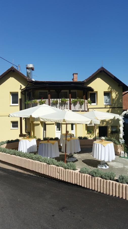 פוז'גה Guest House Grgin Dol מראה חיצוני תמונה