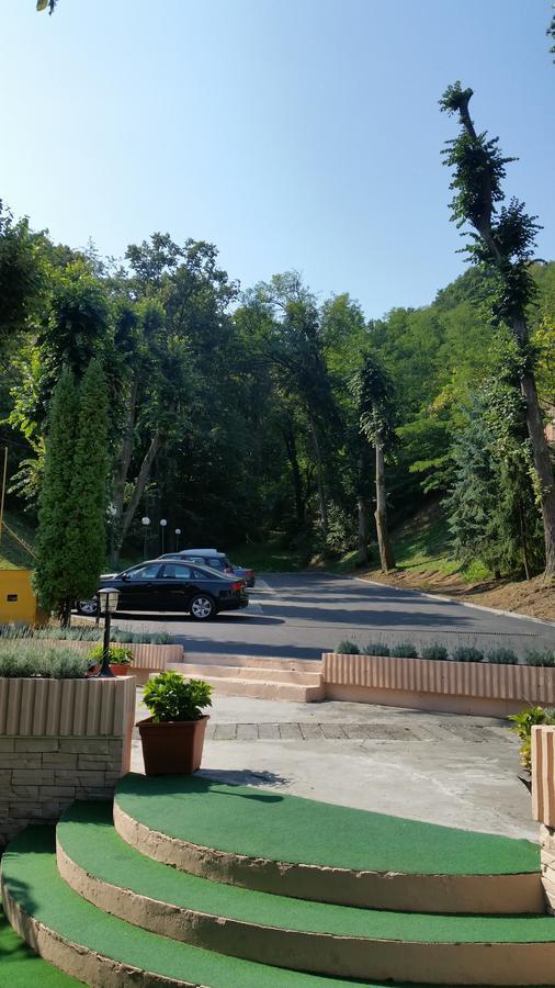 פוז'גה Guest House Grgin Dol מראה חיצוני תמונה